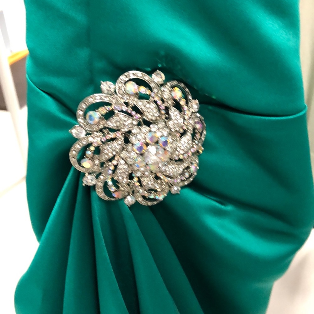 Dress - Picture 3 of 5